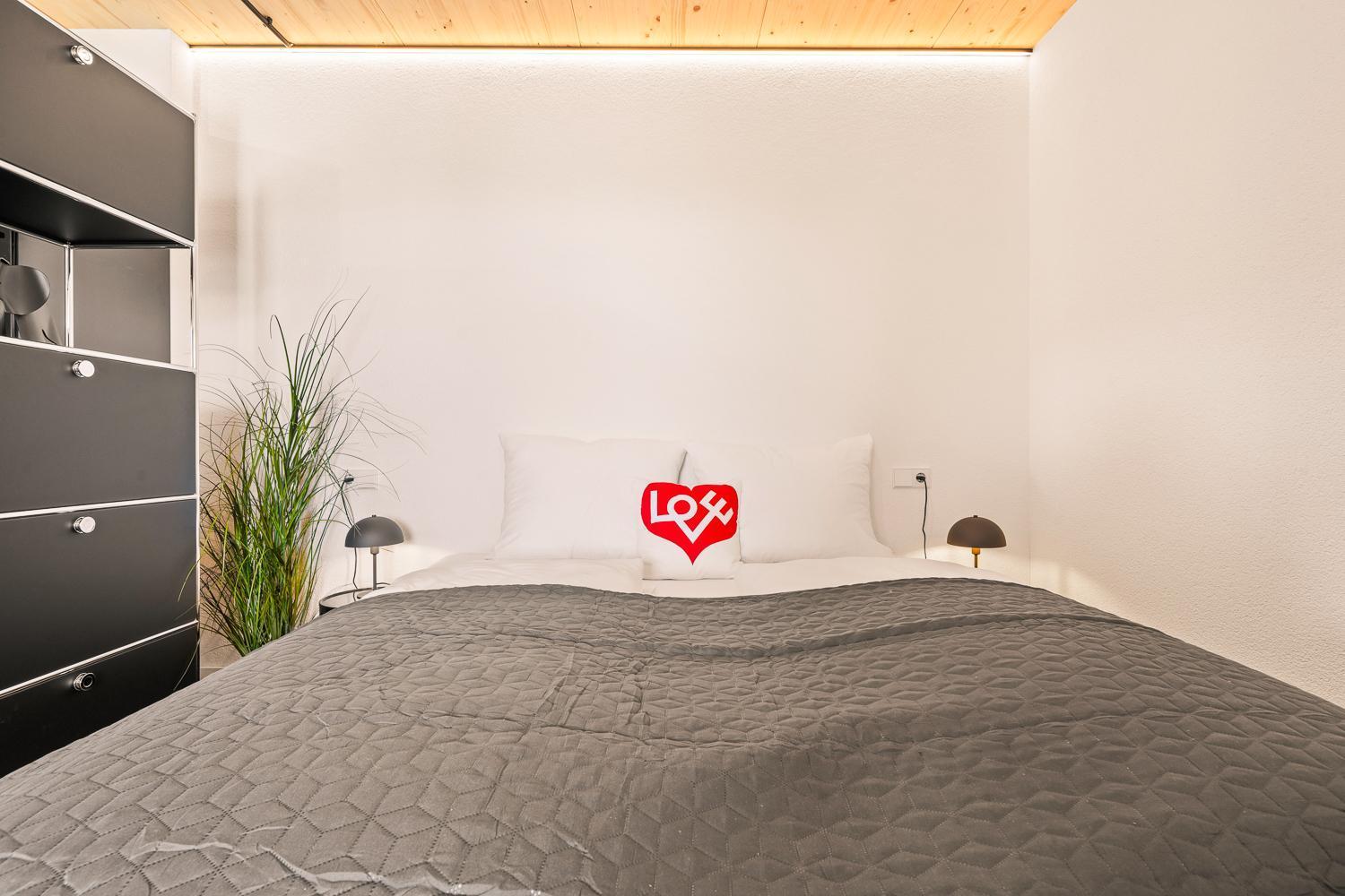 Penthouse Mit Traumhafter Terrasse Klimatisiert Apartment Friedrichshafen Luaran gambar